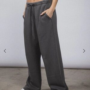 Elwood - CORE STRAIGHT LEG SWEATPANT
